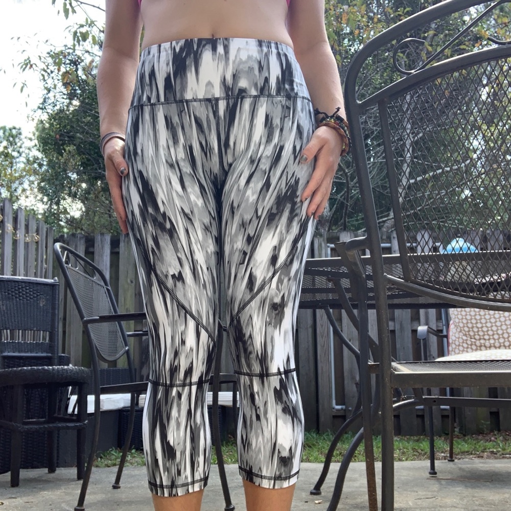 Funky cropped leggings